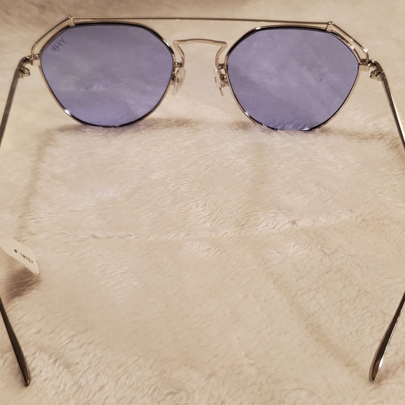 YHF Los Angeles Stephanie Blue Transparent Aviator Sunglasses & Iridescent Case - Picture 4 of 12